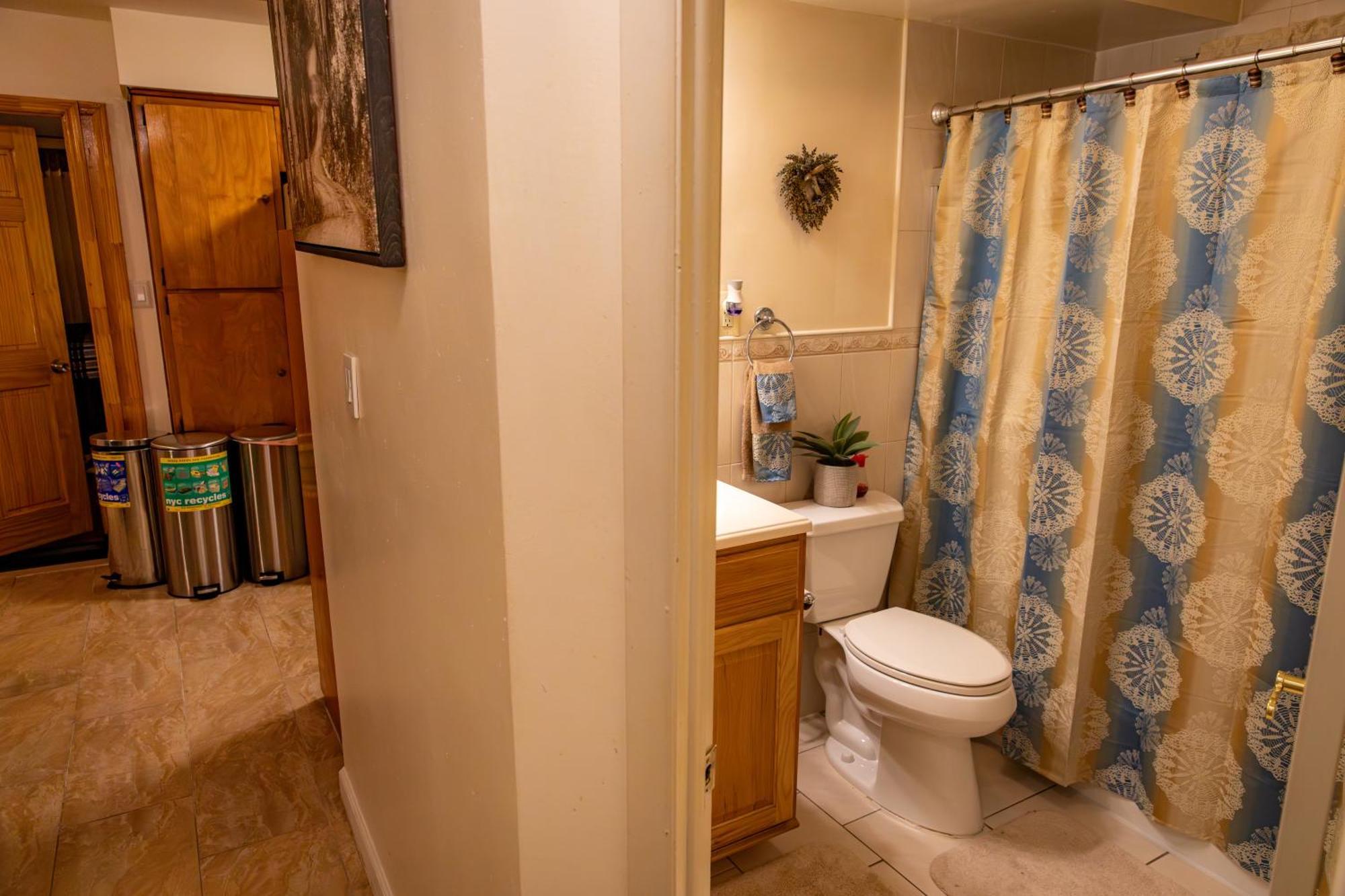 ניו יורק Spacious Comfy Room In Cozy Classy Duplex מראה חיצוני תמונה